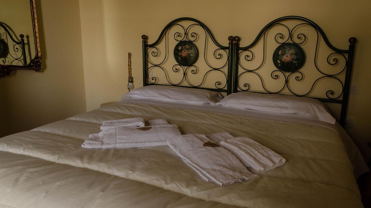 Agriturismo L'Olmo Guest House San Gimignano Exterior photo